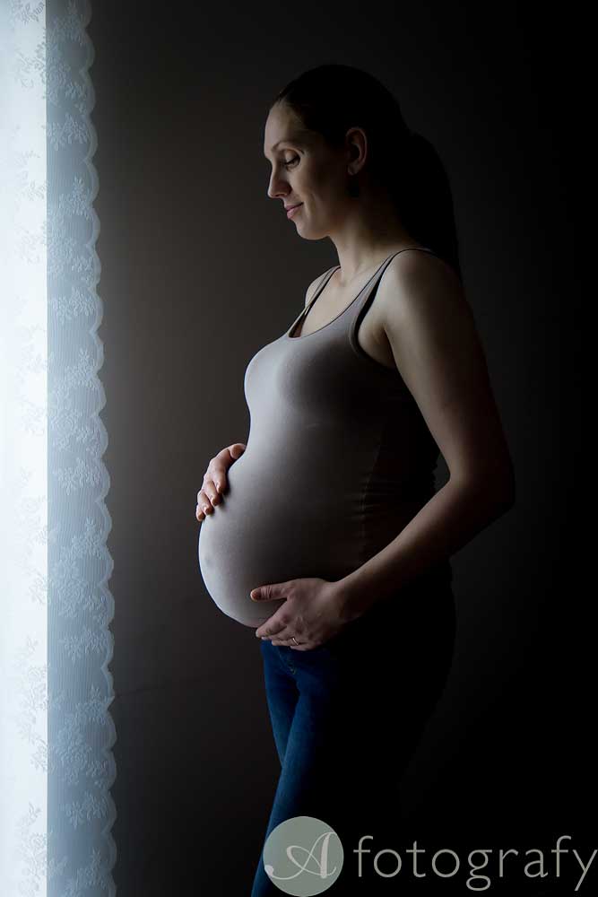 5 Creative Ideas For A Maternity Photo Shoot