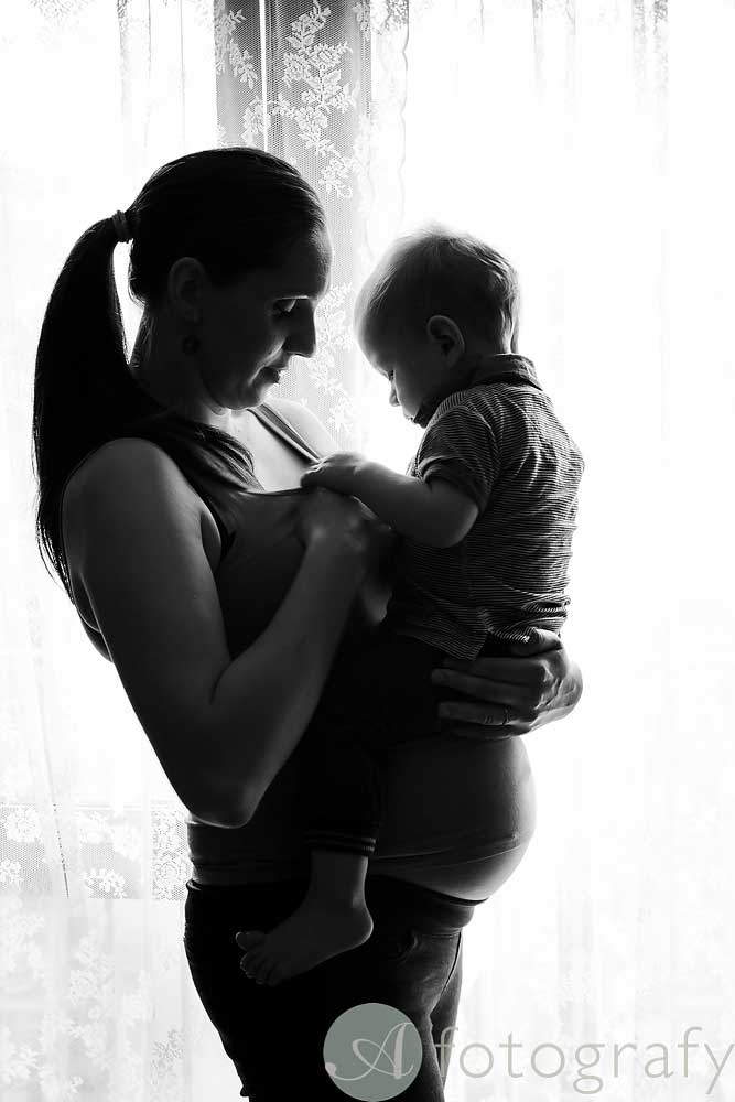 36 Creative Maternity Photoshoot Ideas