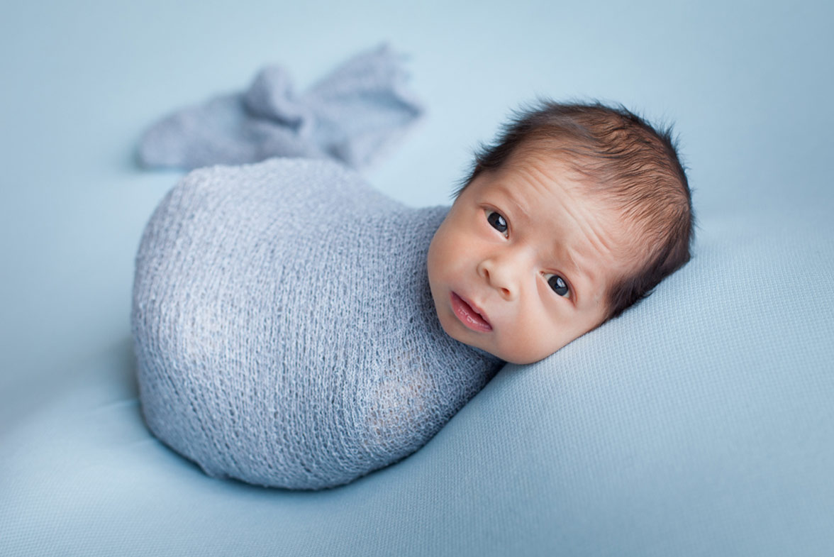 Newborn Album 56 - 1 Month Old Newborn Baby Boy Photoshoot Props Creative  Family Poses